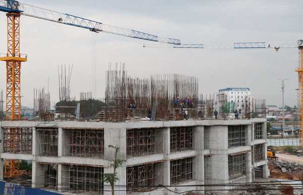 Ảnh chỉ có tính minh họa. (Ảnh: Hoàng Nguyên/TTXVN) TP.HCM: Không dùng trực thăng để kiểm tra công trình xây dựng ảnh 1
