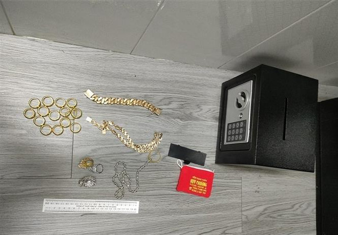 Giấu két sắt trong phòng ngủ rồi báo mất trộm gần 4 tỷ đồng ảnh 2