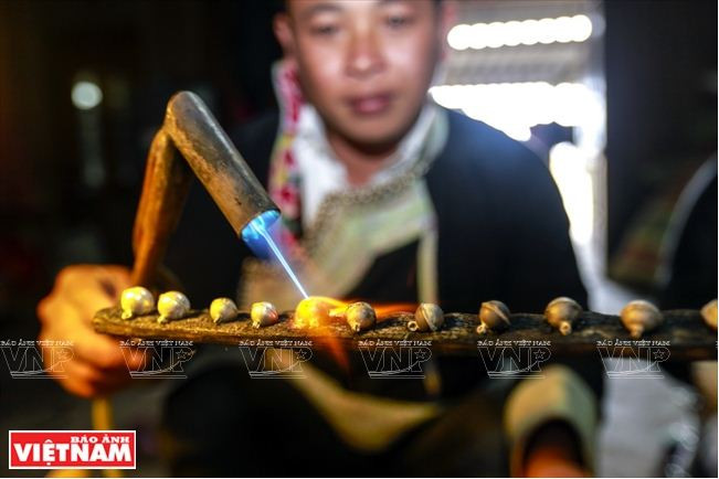 Huyền bí tập tục tưởng nhớ đến tổ tiên và cội nguồn người Dao đỏ ảnh 16