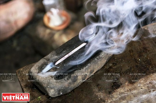 Huyền bí tập tục tưởng nhớ đến tổ tiên và cội nguồn người Dao đỏ ảnh 18