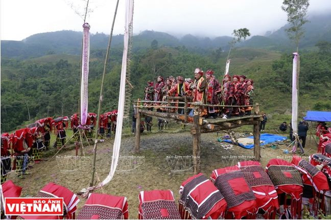 Huyền bí tập tục tưởng nhớ đến tổ tiên và cội nguồn người Dao đỏ ảnh 7