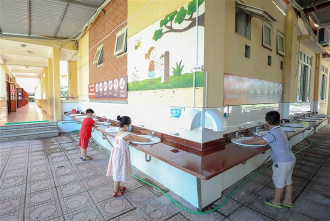 Các trường học ở Hà Nội chủ động phòng, chống dịch COVID-19 ảnh 4