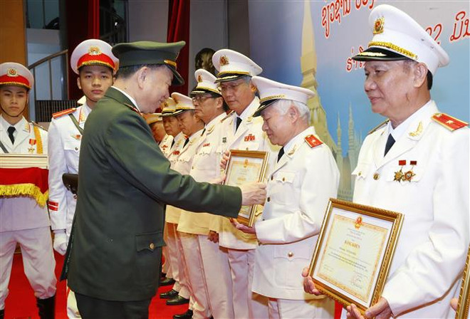 Kỷ niệm 60 năm truyền thống Chuyên gia Công an Việt Nam tại Lào ảnh 3
