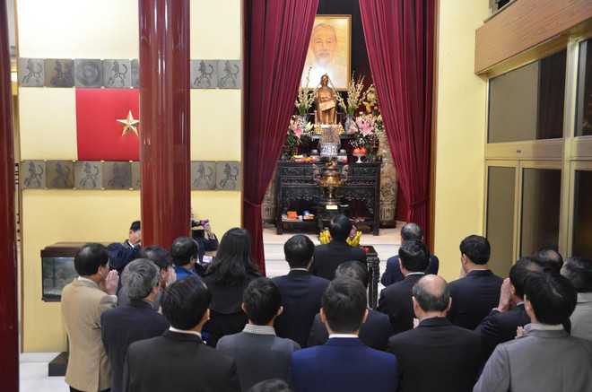 Xúc động các hoạt động ý nghĩa kỷ niệm sinh nhật Bác tại Pháp ảnh 2