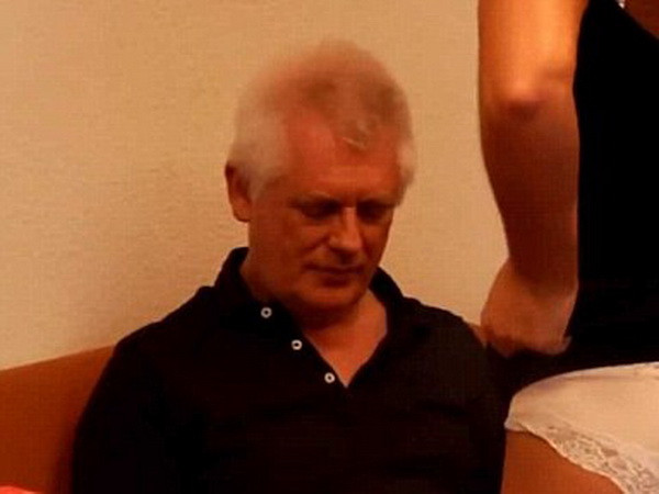 Sinh viên ngỡ ngàng khi phát hiện giáo sư đóng phim người lớn ảnh 1