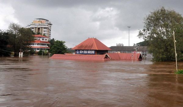 Mưa lũ tiếp diễn tại miền Nam Ấn Độ, gần 70 người đã thiệt mạng ảnh 1