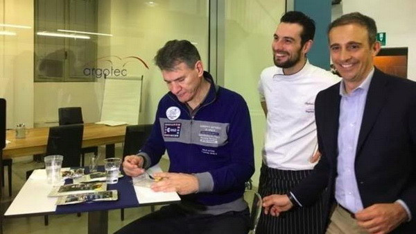 Những điều thú vị chưa biết về chàng "đầu bếp vũ trụ" trẻ tuổi ảnh 1