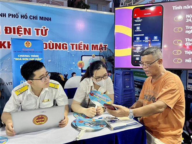 Lễ hội Không tiền mặt thu hút đông đảo người dân TP.HCM ảnh 1