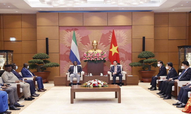 Chủ tịch Quốc hội hội kiến Tổng thống nước Cộng hòa Sierra Leone ảnh 2