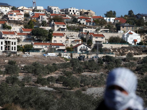 Khu định cư Qadumim của Israel tại làng Kfar Qaddum, gần Nablus, Khu Bờ Tây. (Nguồn: AFP/TTXVN) EU: Giải pháp 2 nhà nước sẽ giúp chấm dứt xung đột Israel-Palestine ảnh 1