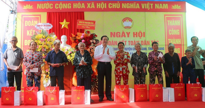 ttxvn_phan dinh trac an giang (3).jpg