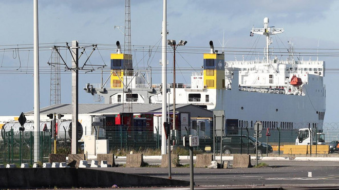 Bỉ phát hiện thêm nhiều người di cư trái phép trên xe tải ảnh 1