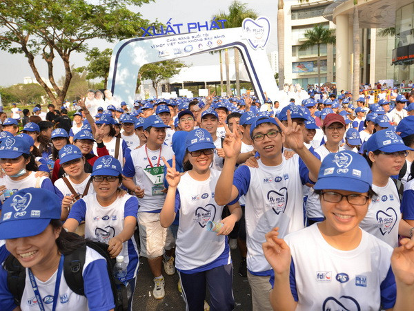 6.000 người&nbsp;chạy bộ hưởng ứng Ngày sức khỏe răng miệng thế giới ảnh 1