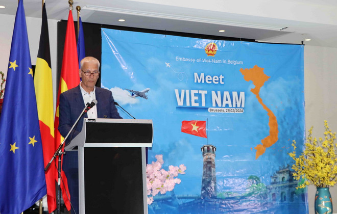 Ông Andries Gryffroy, Phó Chủ tịch thứ nhất Thượng viện Bỉ, Chủ tịch Liên minh Bỉ-Việt, phát biểu. (Ảnh: Hương Giang/TTXVN) ttxvn_2202_gap go viet nam (2).jpg
