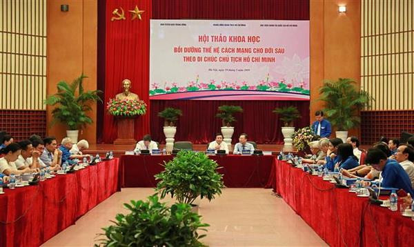 Quang cảnh hội thảo. (Ảnh: Văn Điệp/TTXVN) Bồi dưỡng thế hệ cách mạng cho đời sau theo Di chúc của Bác ảnh 1