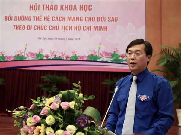 Ủy viên Dự khuyết Trung ương Đảng, Bí thư thứ nhất Trung ương Đoàn Lê Quốc Phong phát biểu tại hội thảo. (Ảnh: Văn Điệp/TTXVN) Bồi dưỡng thế hệ cách mạng cho đời sau theo Di chúc của Bác ảnh 3