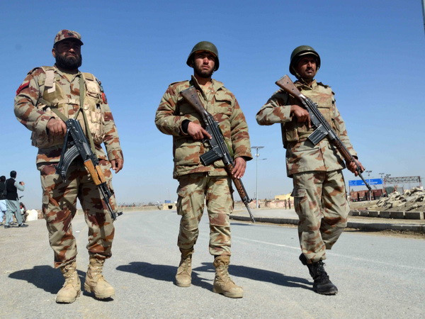 Thủ đô Islamabad và nhiều khu vực đặt trong tình trạng báo động cao ảnh 1