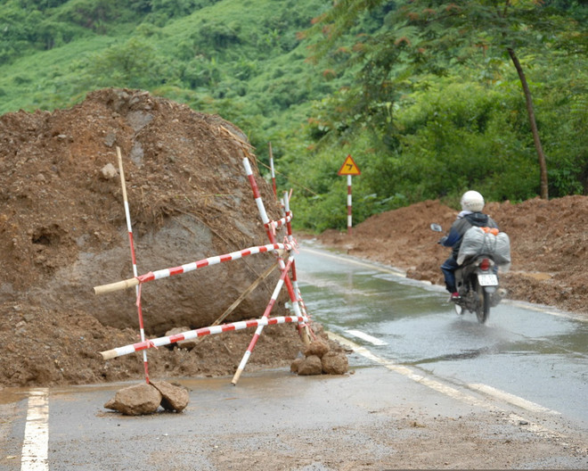 (Ảnh minh họa: Xuân Tiến-Xuân Tư/TTXVN) Thông xe tuyến Quốc lộ 279 sau hơn 24 giờ bị tắc nghẽn ảnh 1