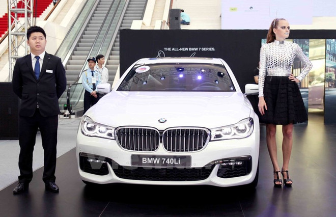 Đình chỉ một Cục trưởng ngành hải quan trong vụ nhập xe BMW ảnh 1