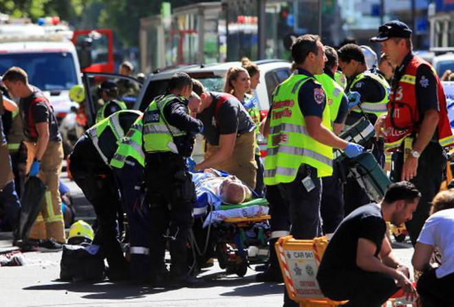 Ôtô lao vào người đi bộ ở Melbourne không có liên hệ với khủng bố ảnh 1