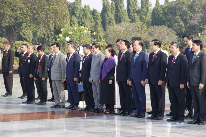 Chủ tịch Quốc hội tưởng niệm các Anh hùng Dân tộc Indonesia ảnh 6