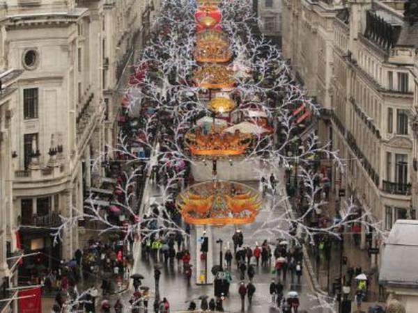 Các hãng bán lẻ Anh hy vọng thắng lớn trong dịp Giáng sinh ảnh 1