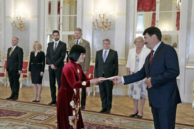 Tổng thống Hungary chúc mừng thành tựu phát triển của Việt Nam ảnh 1