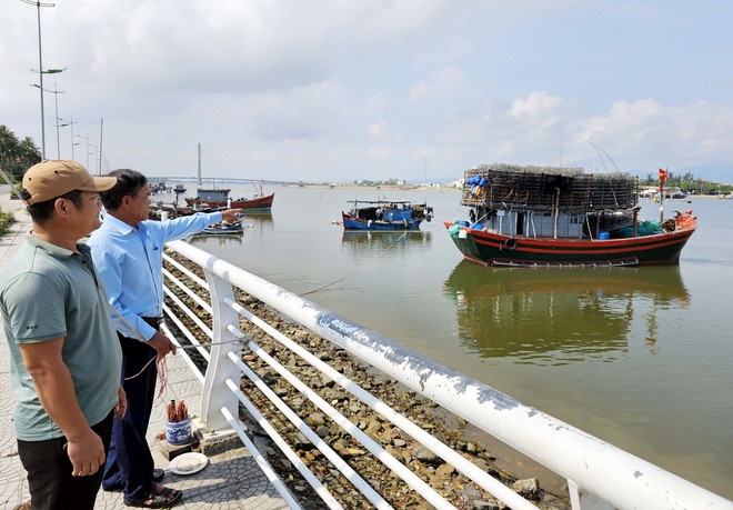 ttxvn_giam sat hinh trinh tau ca quang binh.jpg