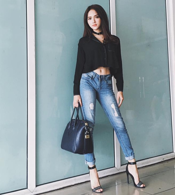 Mỹ nhân Việt gợi cảm và cá tính trong trang phục tối giản ảnh 8