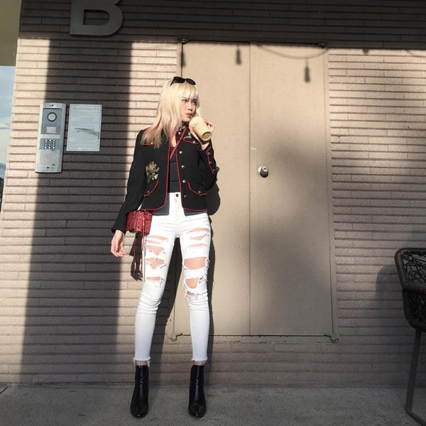 Mỹ nhân Việt gợi cảm và cá tính trong trang phục tối giản ảnh 7