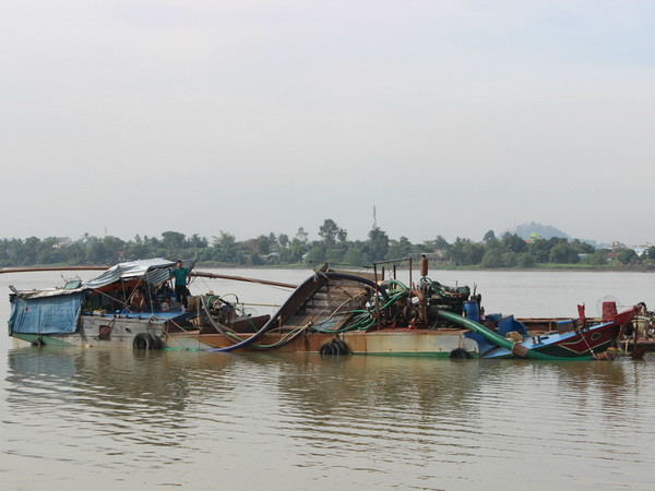 Dừng tất cả các dự án nạo vét và khai thác cát trên sông Đồng Nai ảnh 1