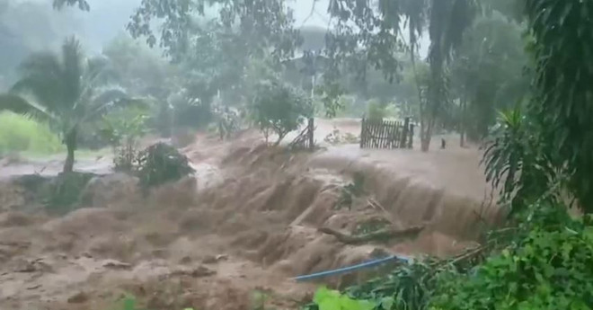 Bão Hegos đổ bộ Thái Lan gây mưa lớn và lũ quét cho tới ngày 23/8 ảnh 1