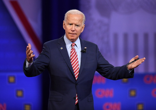 Cựu Phó Tổng thống Mỹ Joe Biden. (Ảnh: AFP/TTXVN) Ứng cử viên Biden cam kết đầu tư 1.300 tỷ USD cho cơ sở hạ tầng ảnh 1
