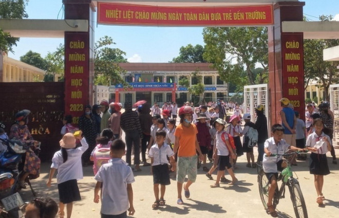 Long An tăng cường an ninh trường học, sau vụ bé gái 3 tuổi bị bắt cóc ảnh 1