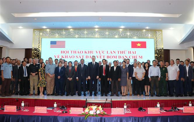 Đại sứ Hoa Kỳ viếng Nghĩa trang Liệt sỹ Quốc gia Trường Sơn ảnh 2