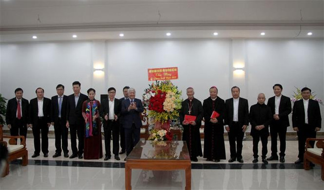 Chủ tịch Ủy ban Trung ương MTTQ chúc mừng Giáng sinh tại Nghệ An ảnh 1