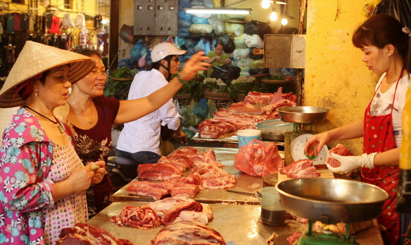 Giá thực phẩm thiết yếu tại Hà Nội bình ổn bất chấp mưa kéo dài ảnh 1