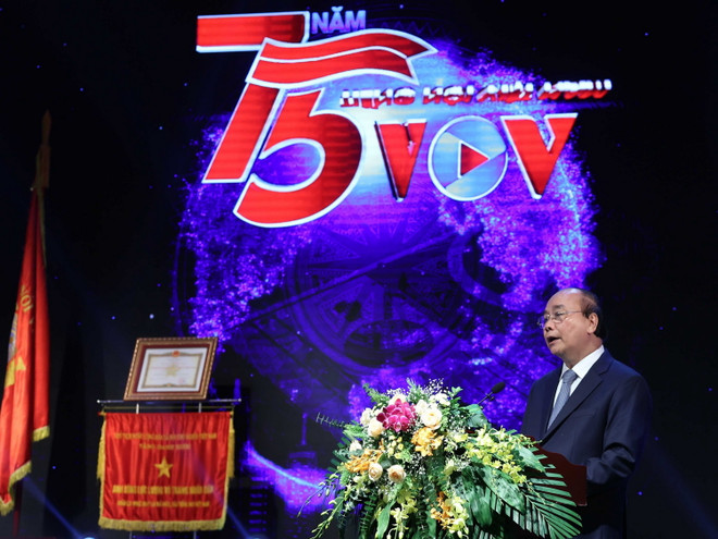 Thủ tướng dự Chương trình kỷ niệm 75 năm "Tiếng nói Việt Nam" ảnh 1