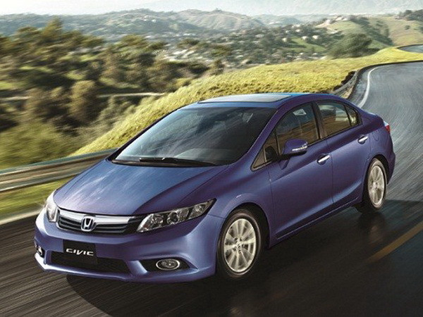 Khách hàng mua Honda Civic đời mới được tặng Iphone 5S ảnh 1