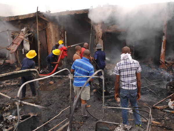 25 tiểu thương thiệt mạng trong vụ tấn công khu chợ ở Nigeria ảnh 1