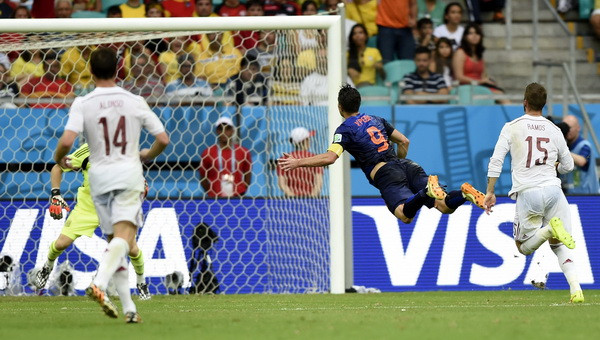 Hiệu ứng Van Persie trên các trang mạng xã hội nổi tiếng ảnh 1