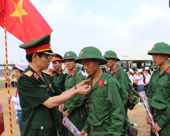 Đại biểu đề nghị kéo dài thời hạn nghĩa vụ quân sự lên 24 tháng ảnh 1