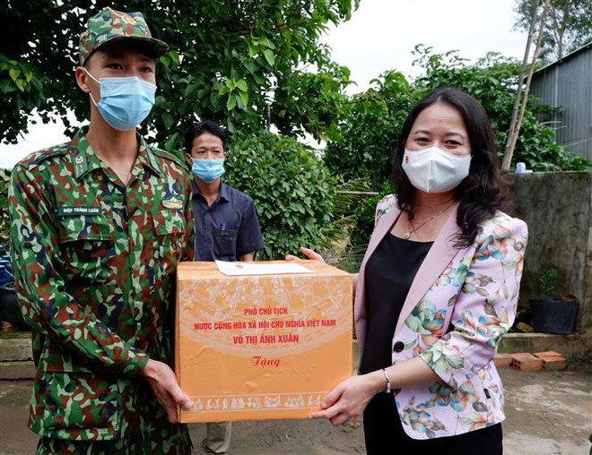 Phó Chủ tịch nước thăm lực lượng phòng chống dịch biên giới An Giang ảnh 1