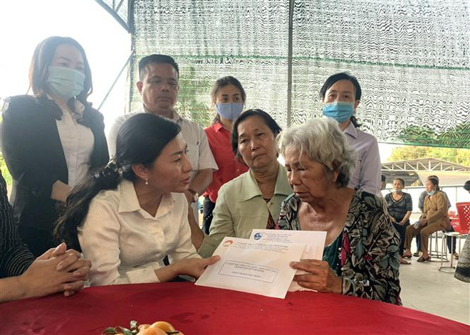 ​TP.HCM: Thăm hỏi gia đình có 6 người thiệt mạng trong vụ hỏa hoạn ảnh 1