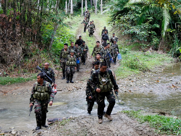 Philippines tự tin đánh bại phiến quân Abu Sayyaf trong vòng 2 tháng ảnh 1