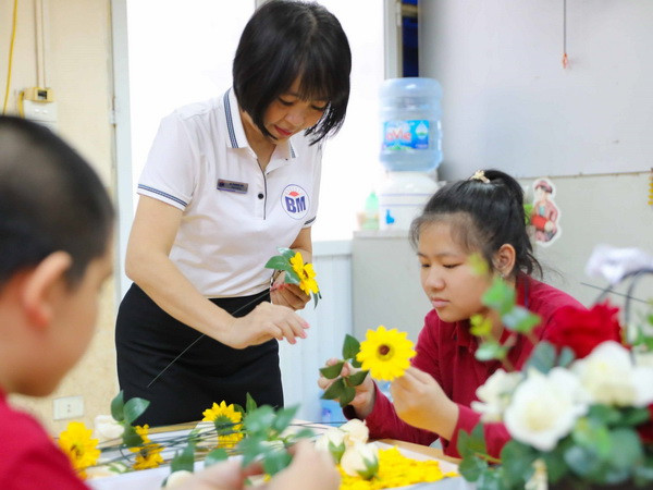 Hà Nội: Cô giáo Lê Thanh Hà hết lòng vì những “mầm xanh” đặc biệt ảnh 3