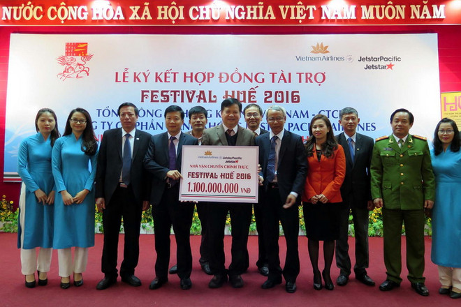 Các hãng hàng không tài trợ 1,1 tỷ đồng cho Festival Huế 2016 ảnh 1