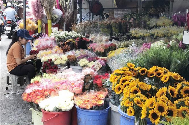 TP.HCM: Sôi động thị trường thực phẩm, nông sản dịp Tết Đoan Ngọ ảnh 2
