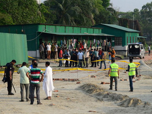 IS nhận đánh bom doanh trại của lực lượng đặc nhiệm Bangladesh ảnh 1