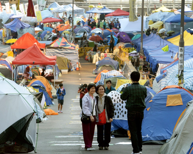 Trung Quốc ủng hộ giải tỏa các điểm biểu tình ở Hong Kong ảnh 1